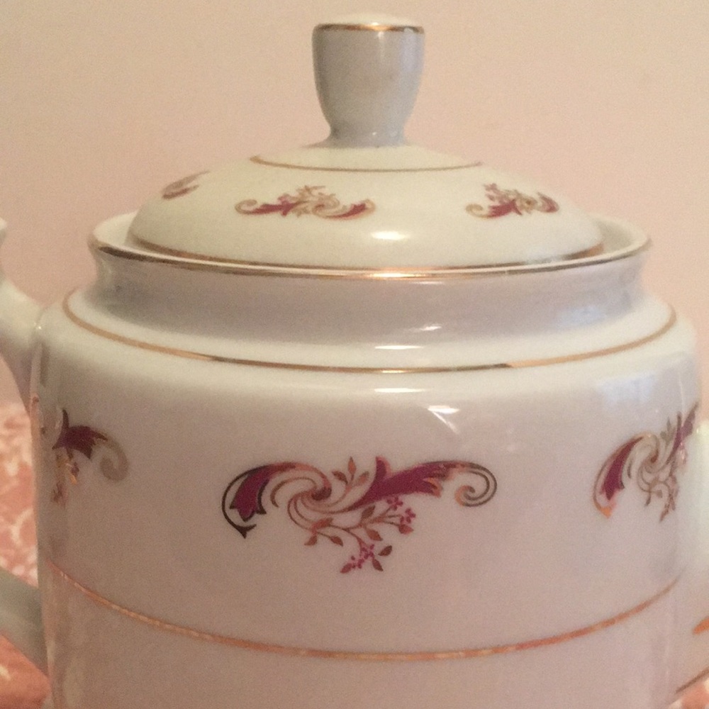 Porcelain Tea Set - Picture 4 of 7